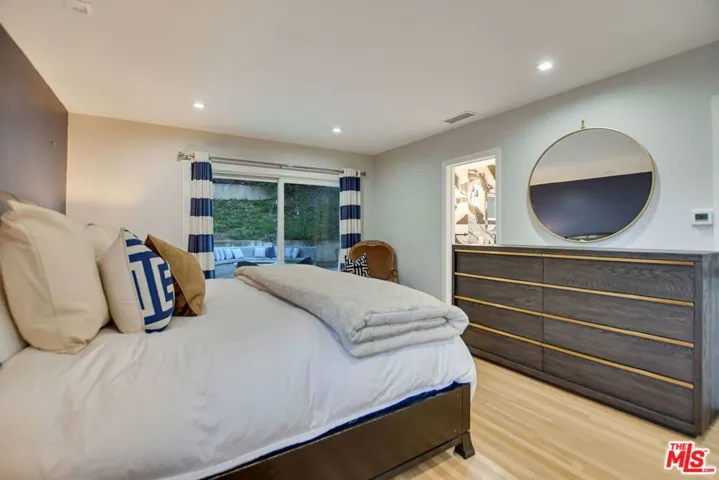 2327 Coldwater Canyon Drive, Beverly Hills, California 90210