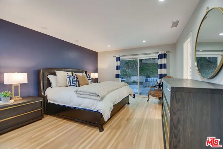 2327 Coldwater Canyon Drive, Beverly Hills, California 90210