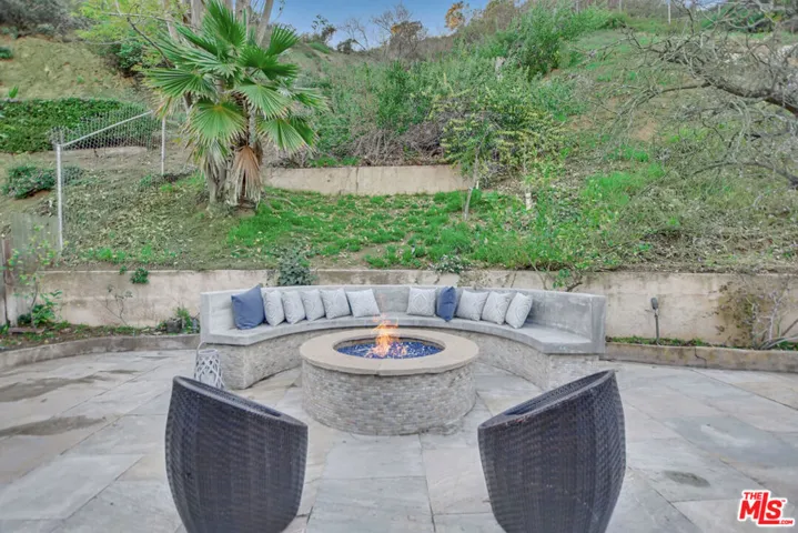 2327 Coldwater Canyon Drive, Beverly Hills, California 90210