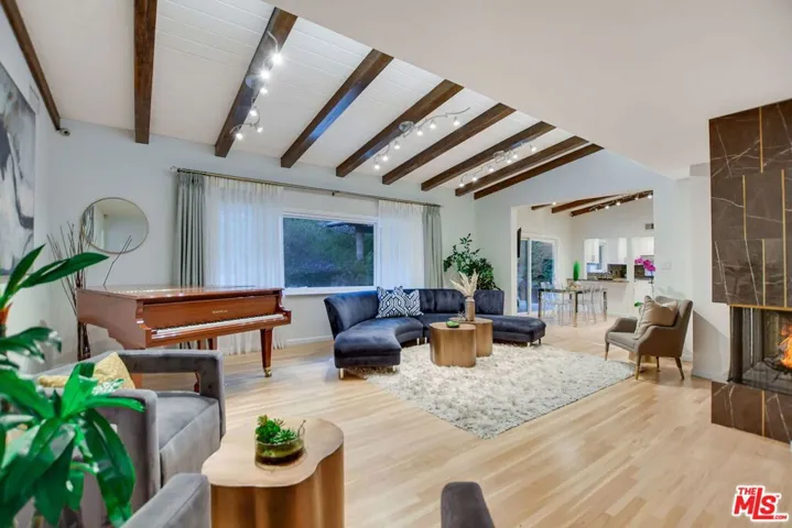 2327 Coldwater Canyon Drive, Beverly Hills, California 90210
