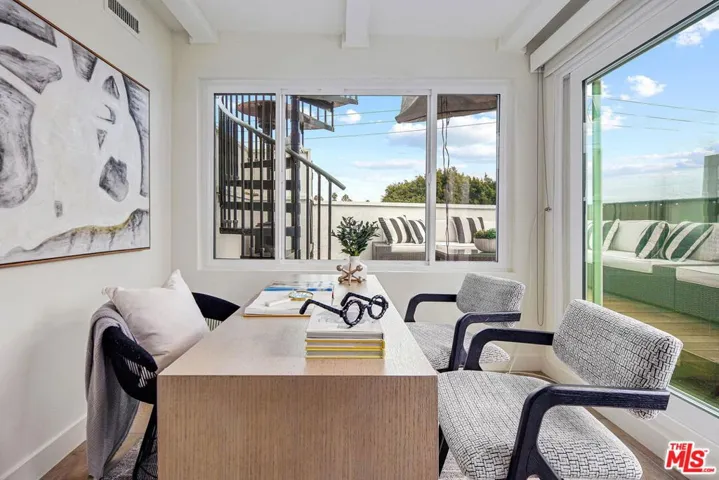 1260 N Kings Road 12, West Hollywood, California 90069