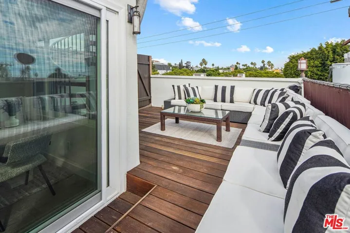 1260 N Kings Road 12, West Hollywood, California 90069