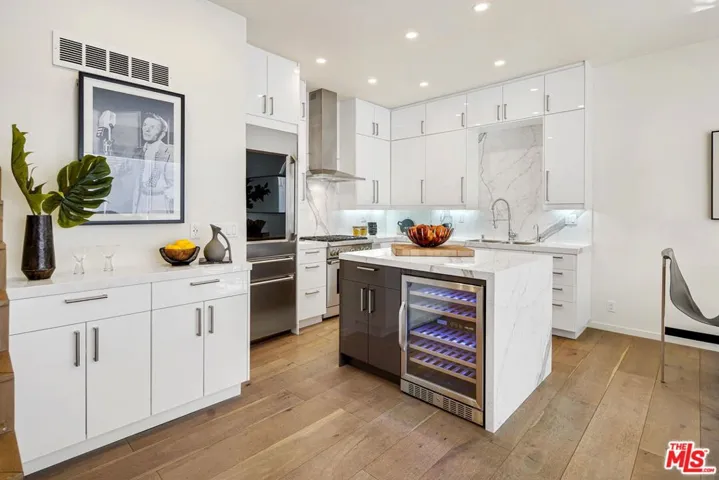 1260 N Kings Road 12, West Hollywood, California 90069