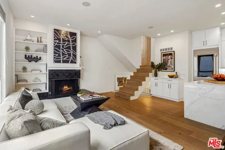 1260 N Kings Road 12, West Hollywood, California 90069