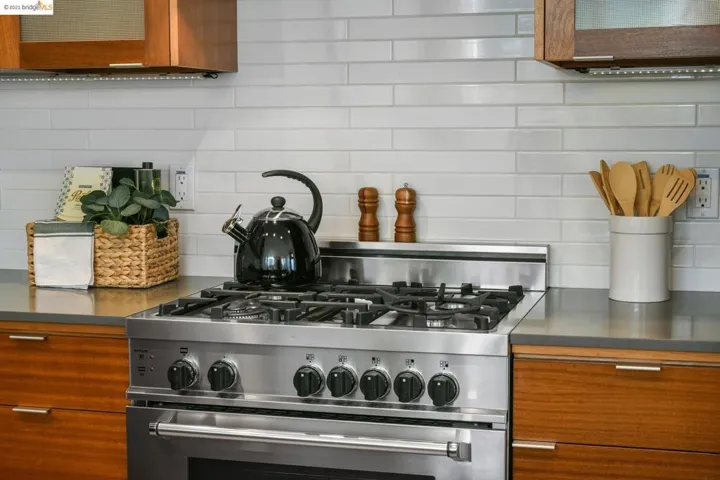 425 Clifton St 425, Oakland, California 94618