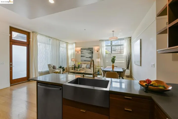 425 Clifton St 425, Oakland, California 94618