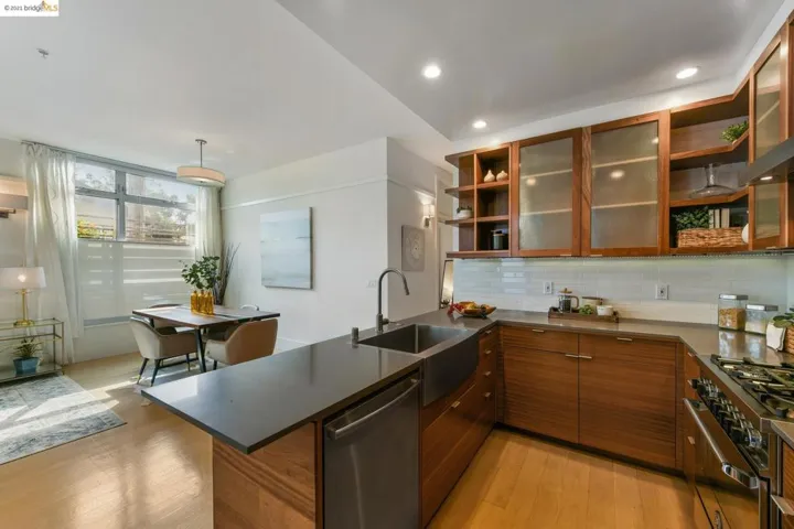 425 Clifton St 425, Oakland, California 94618