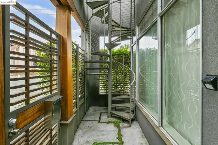 425 Clifton St 425, Oakland, California 94618