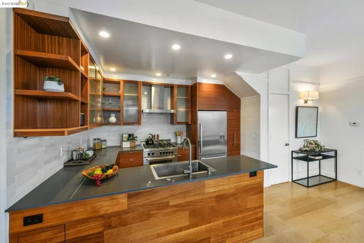 425 Clifton St 425, Oakland, California 94618