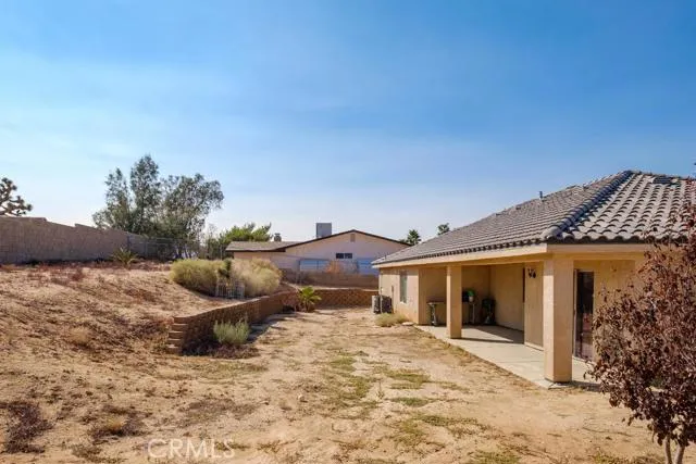 18555 Temecula Avenue, Hesperia, California 92345