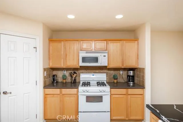 18555 Temecula Avenue, Hesperia, California 92345