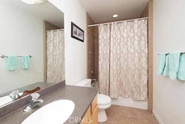 18555 Temecula Avenue, Hesperia, California 92345