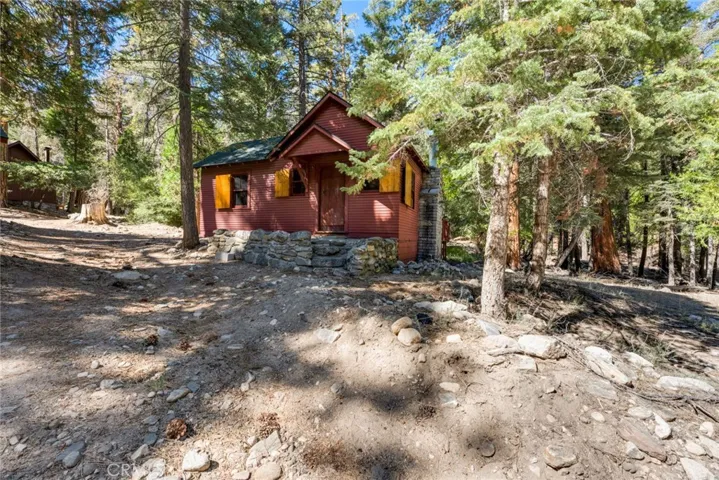 3 Lost Creek, Angelus Oaks, California 92305