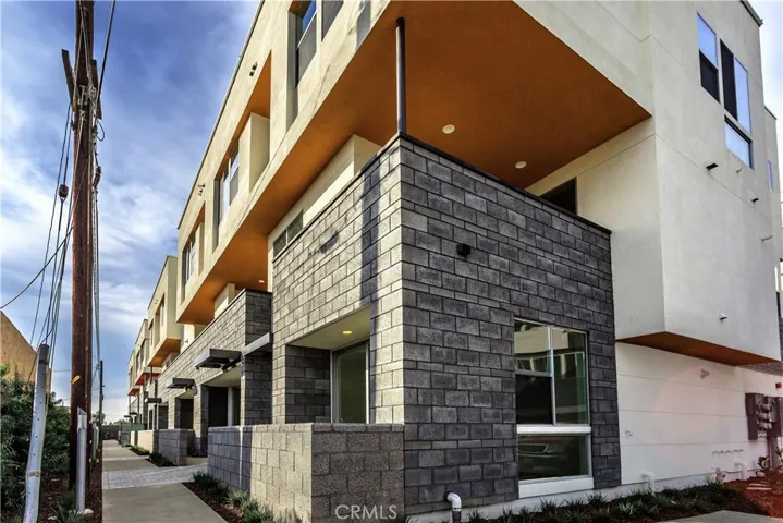 639 Channel Way, Costa Mesa, California 92627