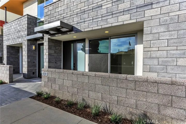 639 Channel Way, Costa Mesa, California 92627
