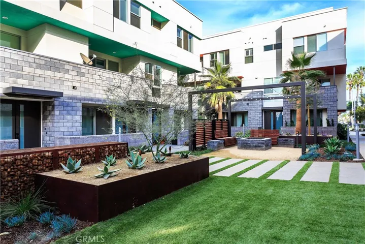 639 Channel Way, Costa Mesa, California 92627
