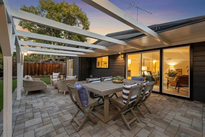 , Palo Alto, California 94306