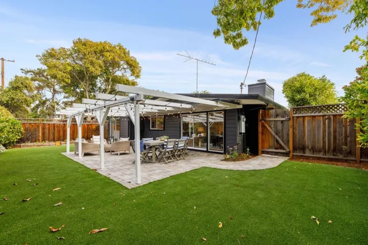 , Palo Alto, California 94306