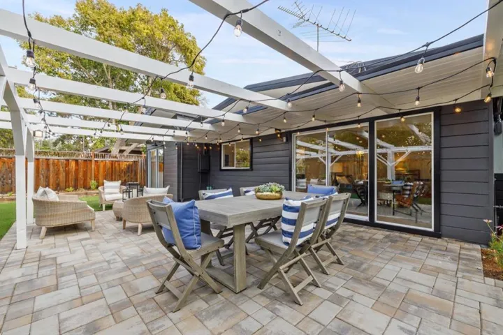 , Palo Alto, California 94306