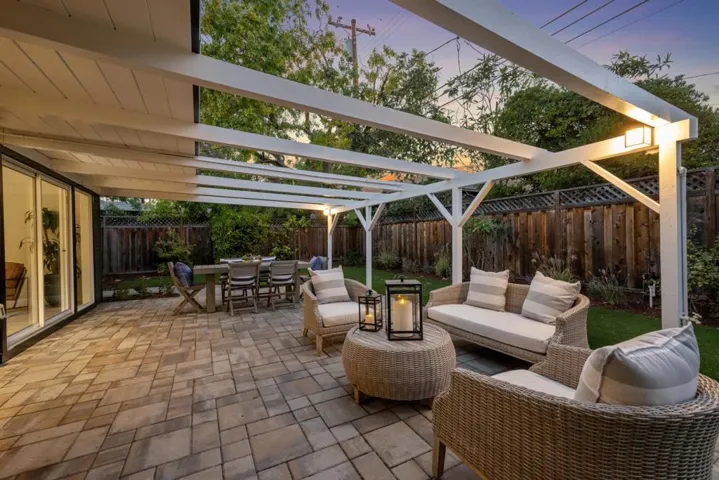 , Palo Alto, California 94306