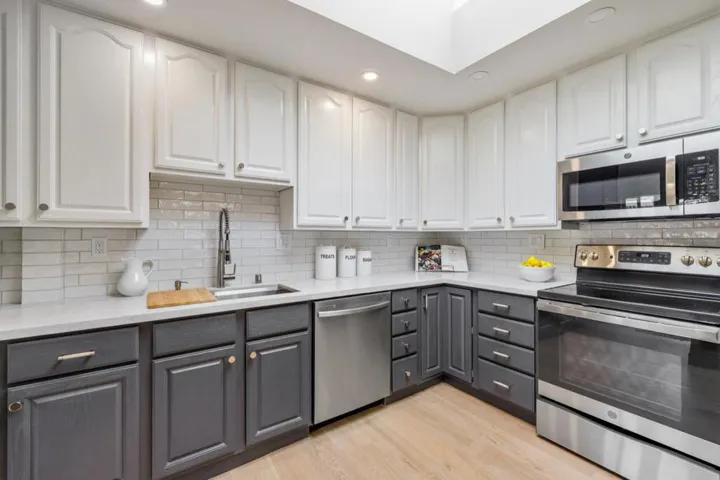 , Palo Alto, California 94306