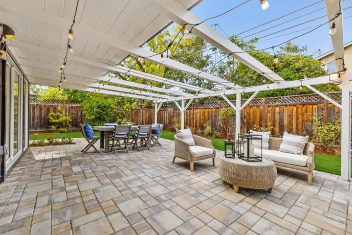 , Palo Alto, California 94306