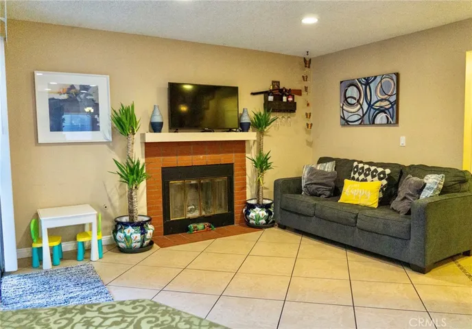 3523 W Avenue J4, Lancaster, California 93536