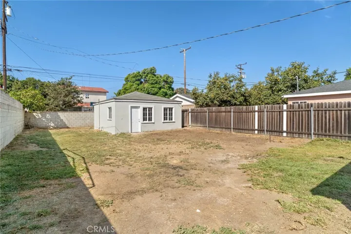 2471 Caspian Avenue, Long Beach, California 90810