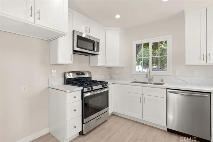 2471 Caspian Avenue, Long Beach, California 90810