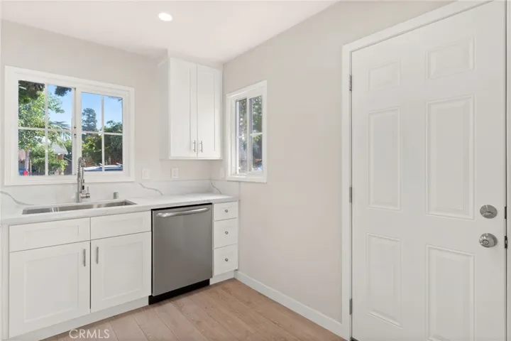 2471 Caspian Avenue, Long Beach, California 90810
