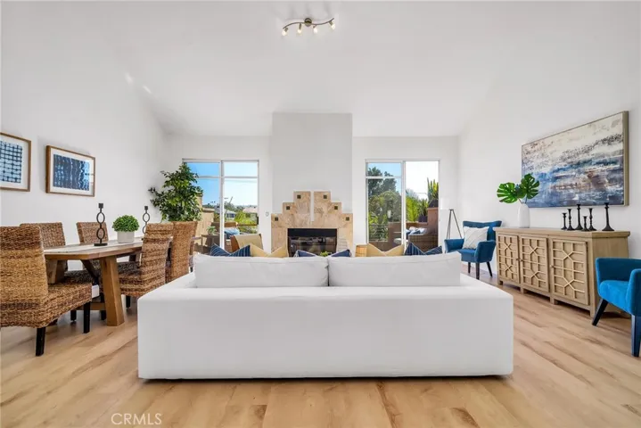 138 S Broadway, Redondo Beach, California 90277