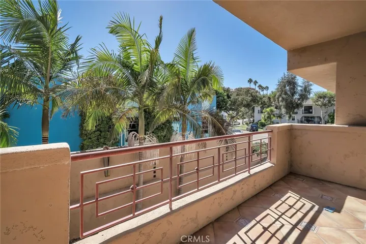 138 S Broadway, Redondo Beach, California 90277