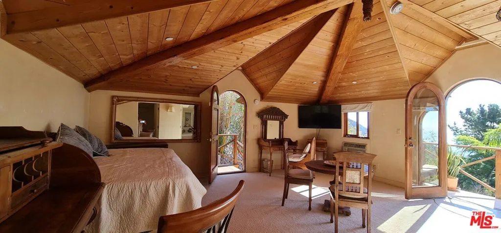 20404 Little Rock Way, Malibu, California 90265