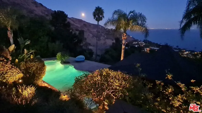 20404 Little Rock Way, Malibu, California 90265