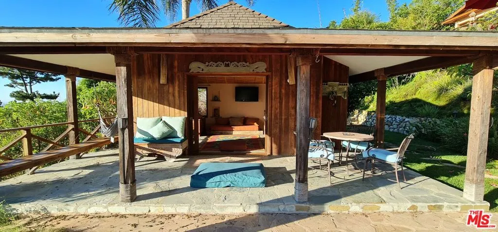 20404 Little Rock Way, Malibu, California 90265