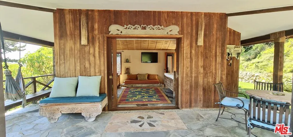 20404 Little Rock Way, Malibu, California 90265