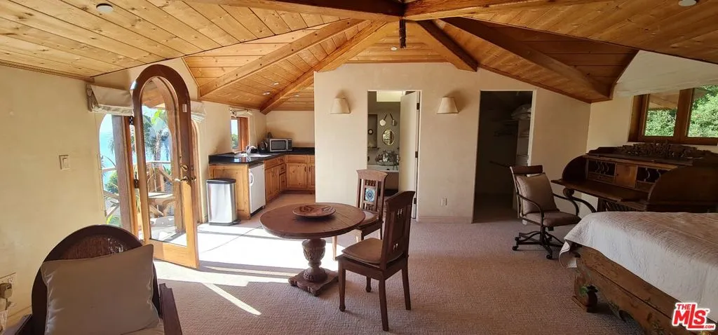 20404 Little Rock Way, Malibu, California 90265
