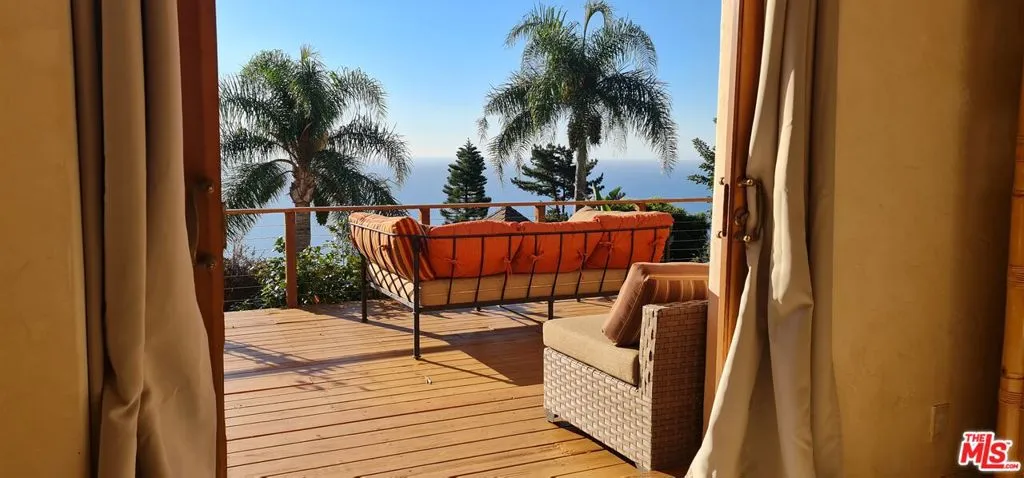 20404 Little Rock Way, Malibu, California 90265