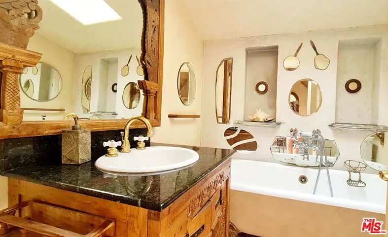 20404 Little Rock Way, Malibu, California 90265
