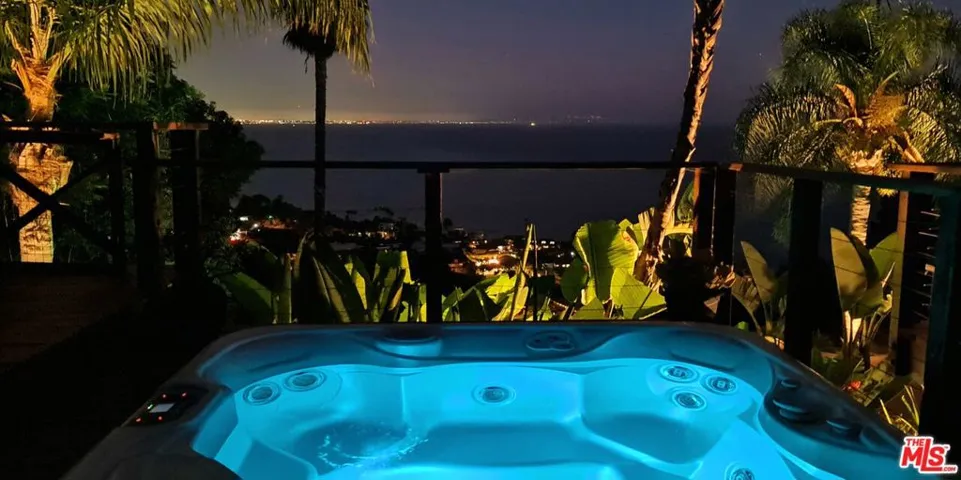 20404 Little Rock Way, Malibu, California 90265