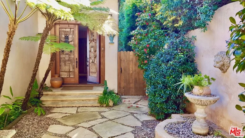 20404 Little Rock Way, Malibu, California 90265