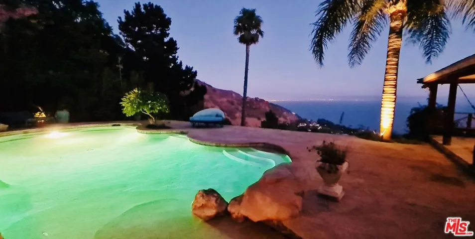 20404 Little Rock Way, Malibu, California 90265