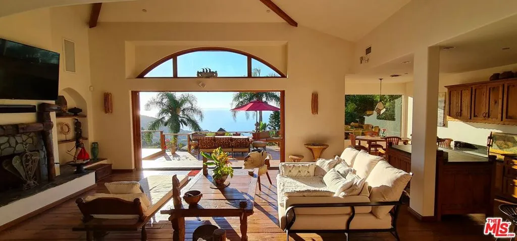 20404 Little Rock Way, Malibu, California 90265