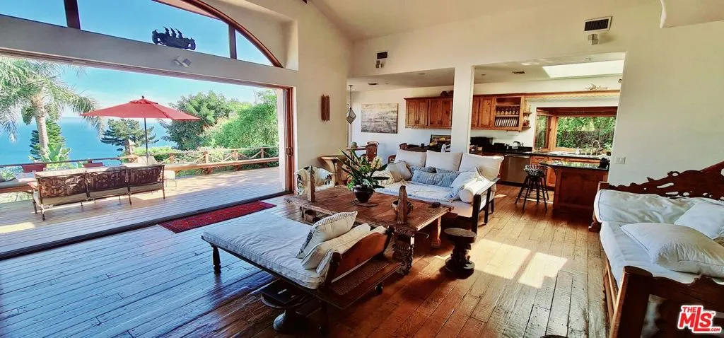 20404 Little Rock Way, Malibu, California 90265