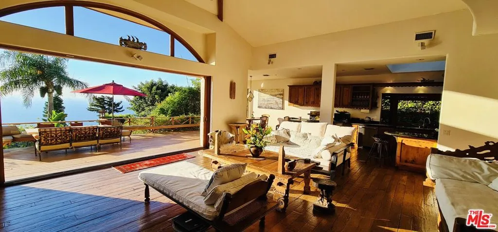 20404 Little Rock Way, Malibu, California 90265