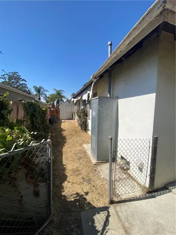 11708 Tarron Avenue, Hawthorne, California 90250