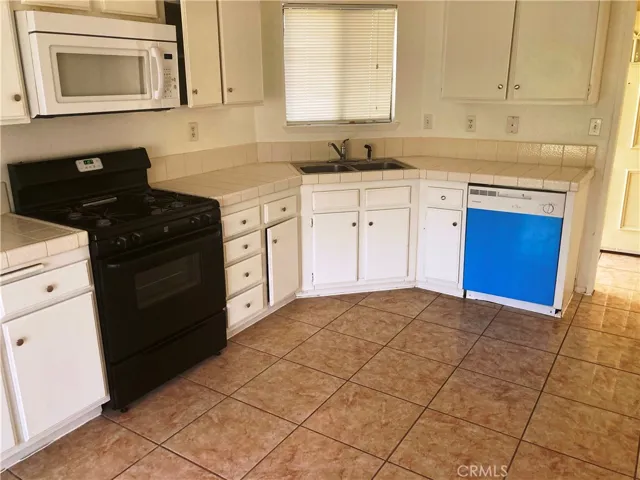 37647 Lasker Avenue, Palmdale, California 93550