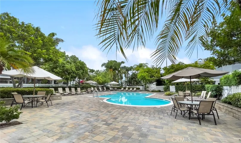 Community pool & spa