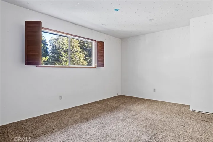 31405 Pinehurst Drive, Running Springs, California 92382