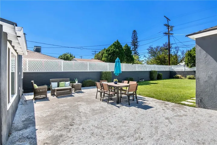 6223 Farmdale Avenue, North Hollywood, California 91606
